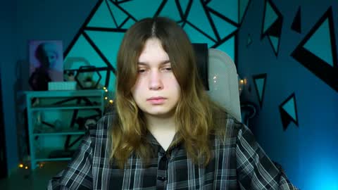 fiora online show from February 1, 2025, 5:07 am