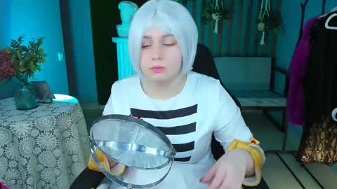 fiora online show from February 22, 2025, 8:18 am