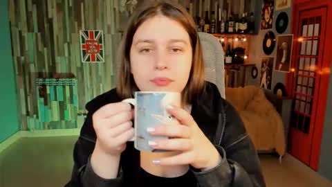 fiora online show from January 19, 2026, 5:33 am