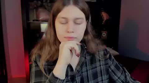 fiora online show from February 15, 2026, 5:15 am