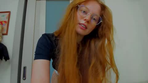 Snapshot of fire_luna chatting on September 9, 2025, 4:12 am fire_luna online show from September 9, 2025, 4:12 am