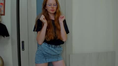 Snapshot of fire_luna chatting on September 10, 2025, 3:28 am fire_luna online show from September 10, 2025, 3:28 am