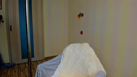 Snapshot of fire_luna chatting on October 12, 2025, 6:56 am fire_luna online show from October 12, 2025, 6:56 am