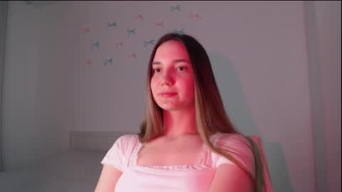 Snapshot of fireflies_fly_ chatting on April 24, 2026, 7:49 pm fireflies_fly_ online show from April 24, 2026, 7:49 pm