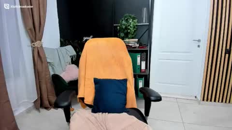 Snapshot of fireflowers_ chatting on February 3, 2026, 10:15 pm Kallisy online show from February 3, 2026, 10:15 pm