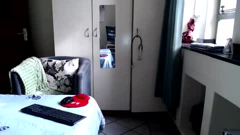 fitblair66_ online show from October 9, 2025, 1:31 pm