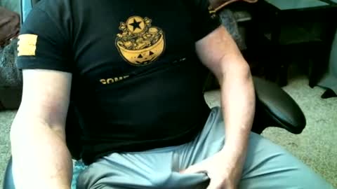 fitguy40 online show from January 6, 2025, 8:07 pm