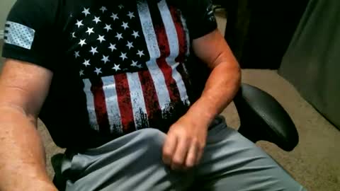 fitguy40 online show from September 28, 2025, 3:23 am