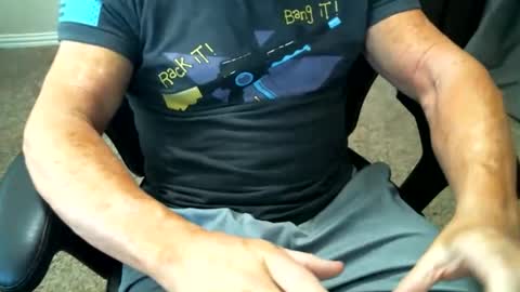 Snapshot of fitguy40 chatting on April 30, 2026, 7:53 pm fitguy40 online show from April 30, 2026, 7:53 pm