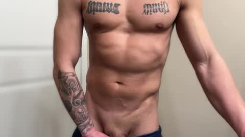 Snapshot of fithornyandtatted chatting on February 17, 2025, 11:20 pm fithornyandtatted online show from February 17, 2025, 11:20 pm