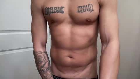 Snapshot of fithornyandtatted chatting on January 9, 2026, 10:22 pm fithornyandtatted online show from January 9, 2026, 10:22 pm