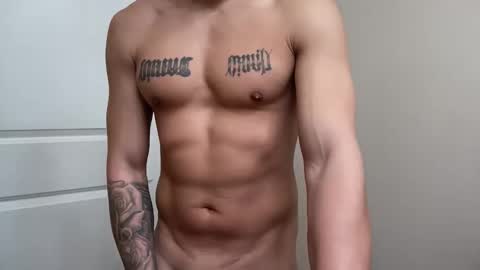Snapshot of fithornyandtatted chatting on January 14, 2026, 4:34 pm fithornyandtatted online show from January 14, 2026, 4:34 pm