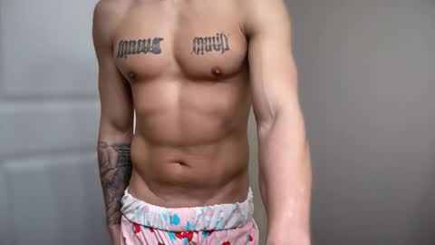 Snapshot of fithornyandtatted chatting on February 16, 2026, 5:42 pm fithornyandtatted online show from February 16, 2026, 5:42 pm