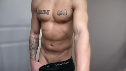Snapshot of fithornyandtatted chatting on February 17, 2026, 5:08 pm fithornyandtatted online show from February 17, 2026, 5:08 pm