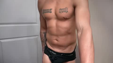 Snapshot of fithornyandtatted chatting on March 5, 2026, 11:45 pm fithornyandtatted online show from March 5, 2026, 11:45 pm