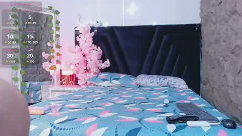 Snapshot of fitmommy_curves chatting on June 15, 2026, 1:02 pm GISELLE online show from June 15, 2026, 1:02 pm