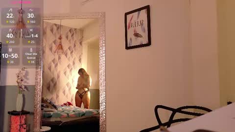 Snapshot of fitmommy_curves chatting on June 23, 2026, 12:58 pm GISELLE online show from June 23, 2026, 12:58 pm