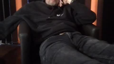 Snapshot of fiveforwilly1 chatting on September 25, 2025, 5:05 pm Markus online show from September 25, 2025, 5:05 pm