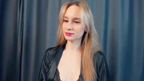 Kira online show from January 14, 2026, 2:39 am