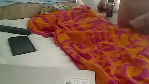 fjcs73 online show from November 24, 2025, 5:56 pm