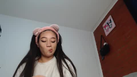 tteo  Sienna  online show from November 8, 2025, 12:05 pm