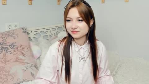 Cheryl 3 online show from October 18, 2025, 11:33 am