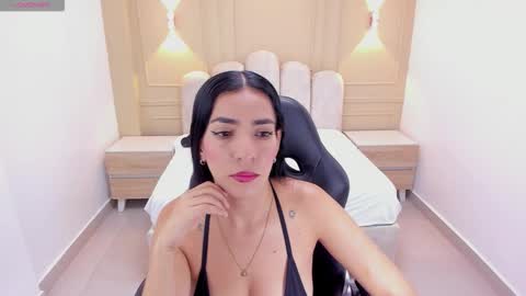   FLEUR   online show from March 12, 2026, 12:11 pm