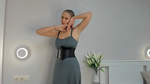 Snapshot of flirtbubble chatting on September 29, 2025, 7:51 pm Doloras online show from September 29, 2025, 7:51 pm