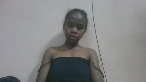 Snapshot of flora48230522373 chatting on May 6, 2026, 7:35 am flora48230522373 online show from May 6, 2026, 7:35 am