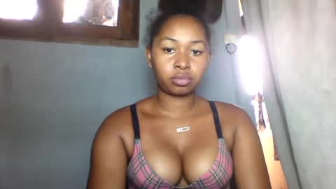 florencia011 online show from February 23, 2025, 8:06 am