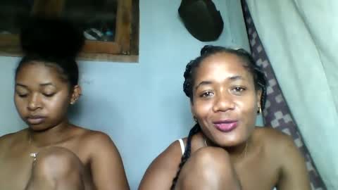 florencia011 online show from February 24, 2025, 8:25 pm