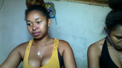 florencia011 online show from October 22, 2025, 6:24 am