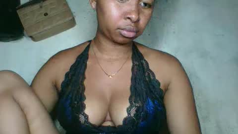 florencia011 online show from November 8, 2025, 8:25 am