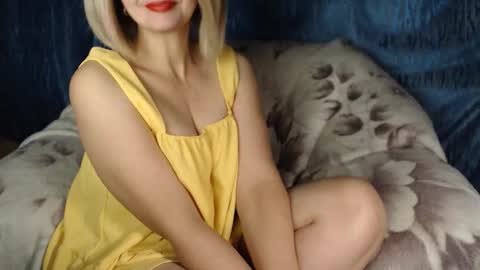 floretdiana online show from October 21, 2025, 8:53 pm