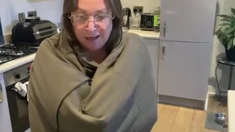 Snapshot of flossyishot chatting on October 17, 2025, 6:32 pm flossyishot online show from October 17, 2025, 6:32 pm