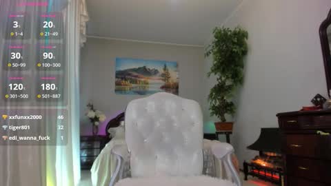 Nicole online show from September 26, 2025, 10:25 pm