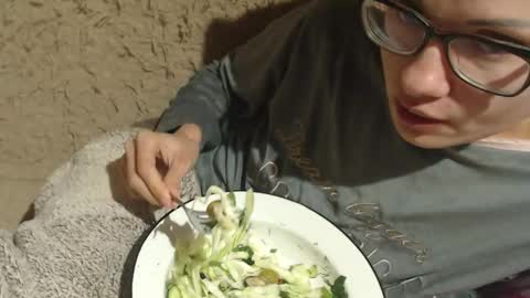 Snapshot of flowercandydoll chatting on December 8, 2024, 10:03 pm say meow and send tip online show from December 8, 2024, 10:03 pm