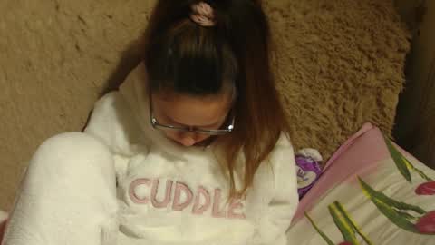 Snapshot of flowercandydoll chatting on December 16, 2024, 2:25 am say meow and send tip online show from December 16, 2024, 2:25 am