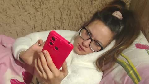 Snapshot of flowercandydoll chatting on December 24, 2024, 10:39 pm say meow and send tip online show from December 24, 2024, 10:39 pm