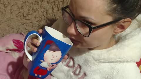 Snapshot of flowercandydoll chatting on December 27, 2024, 10:16 pm say meow and send tip online show from December 27, 2024, 10:16 pm