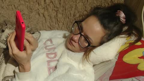 Snapshot of flowercandydoll chatting on January 16, 2025, 6:27 pm say meow and send tip online show from January 16, 2025, 6:27 pm