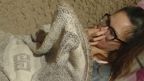 say meow and send tip  online show from December 8, 2024, 8:15 pm