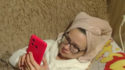 say meow and send tip  online show from January 20, 2025, 9:11 pm