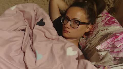 say meow and send tip  online show from September 17, 2025, 5:36 pm