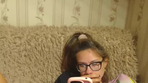 say meow and send tip  online show from September 22, 2025, 3:47 pm