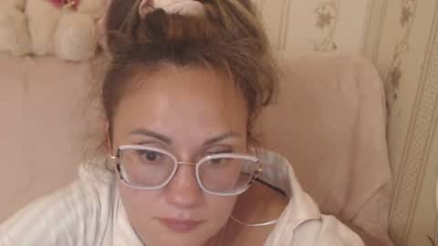 Snapshot of flowercandydoll1313 chatting on June 25, 2026, 2:43 pm say meow and send tip online show from June 25, 2026, 2:43 pm