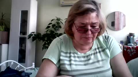 Flowerlower online show from February 17, 2025, 12:38 pm