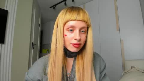 Snapshot of flowerofsin2001 chatting on April 11, 2026, 4:22 pm Flower online show from April 11, 2026, 4:22 pm