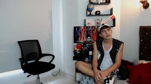 flowers109 online show from March 11, 2025, 9:15 pm