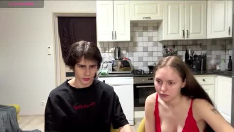 flowerscouple online show from March 27, 2026, 10:09 pm